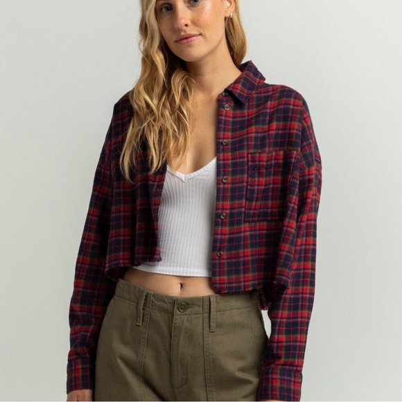 UO Plaid Cropped Button Up - Picture 2 of 5